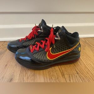 Men’s LeBron Fairfax 7 Sz 10.5